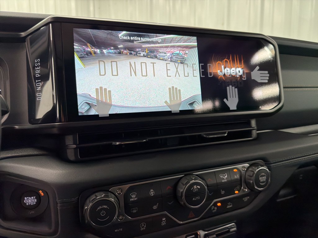 New 2026 Jeep Gladiator Sport AWD/4WD image 18