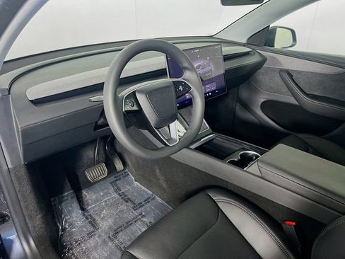 Used 2026 Tesla Model Y Long Range RWD image 11