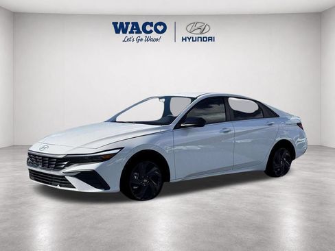 New 2026 Hyundai Elantra SEL FWD image 4