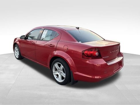 Used 2013 Dodge Avenger SE image 3