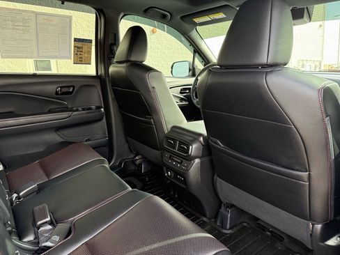 Used 2025 Honda Passport Black Edition image 47