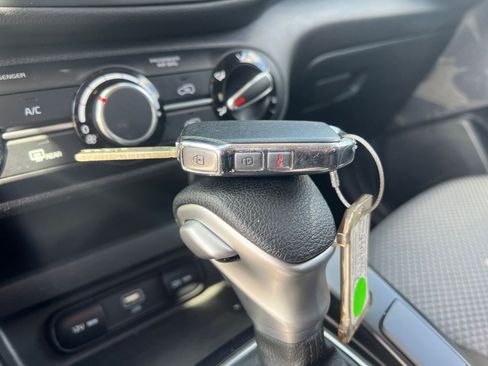 Used 2025 Kia Soul LX w/ LX Technology Package image 21