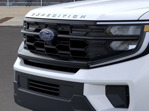 New 2025 Ford Expedition Active image 17