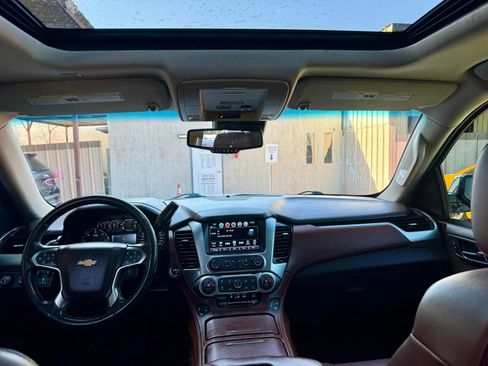 Used 2018 Chevrolet Suburban Premier AWD/4WD image 7