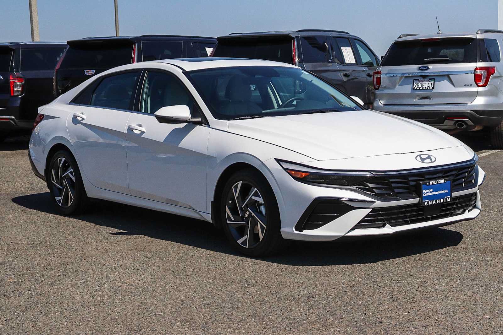 Used 2025 Hyundai Elantra Limited FWD image 3