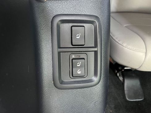 Used 2018 Toyota Sequoia SR5 w/ Premium Package AWD/4WD image 21