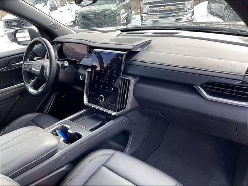 Used 2024 GMC Acadia Elevation image 13