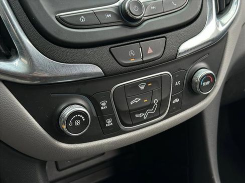 Used 2023 Chevrolet Equinox LS image 10