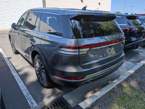 Used 2023 Lincoln Aviator AWD w/ Premium Package image 4