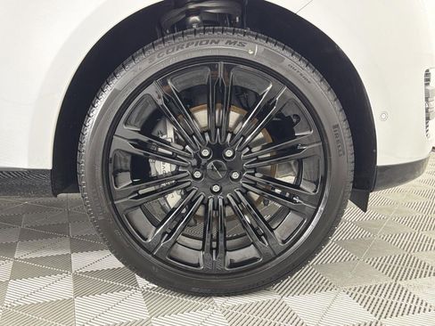 New 2026 Land Rover Range Rover SE image 33