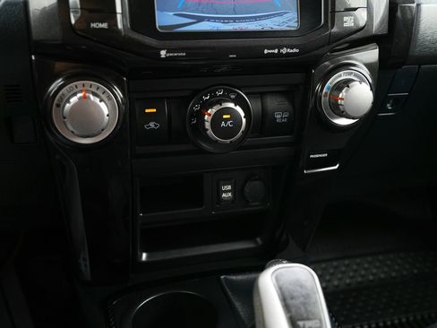 Used 2018 Toyota 4Runner TRD Off-Road Premium AWD/4WD image 15