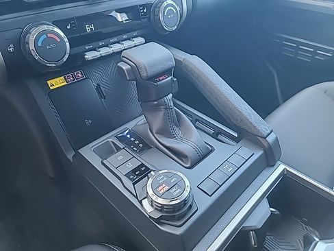 New 2026 Toyota Tacoma TRD Off-Road AWD/4WD image 40