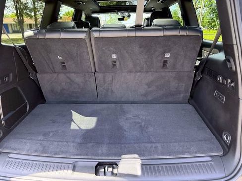 Certified 2024 Jeep Wagoneer Series II AWD/4WD image 10