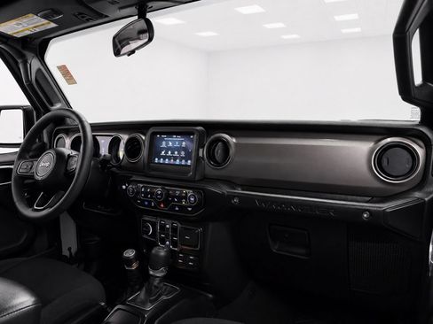 Used 2023 Jeep Wrangler Unlimited w/ Cold Weather Group AWD/4WD image 21