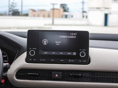 Used 2023 Honda HR-V LX image 15