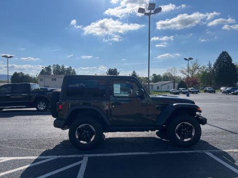 Used 2022 Jeep Wrangler Rubicon AWD/4WD image 7