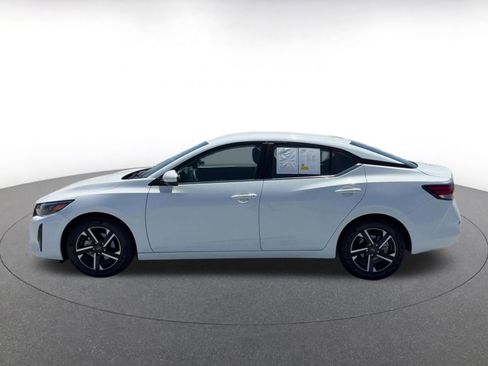 Used 2025 Nissan Sentra SV FWD image 9