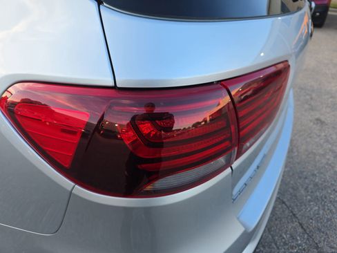 Used 2020 Kia Sorento LX FWD image 32