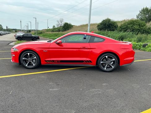 Used 2022 Ford Mustang GT RWD image 10