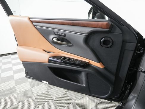 New 2025 Lexus ES 350 w/ Premium Package image 10