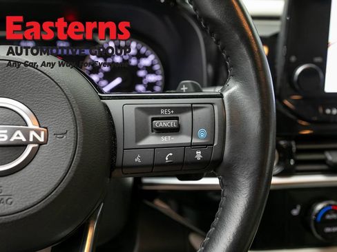Used 2023 Nissan Pathfinder SL AWD/4WD image 15