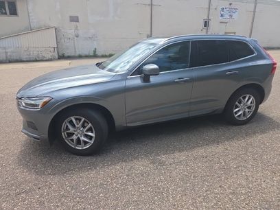 Used 2020 Volvo XC60 T5 Momentum w/ Protection Package