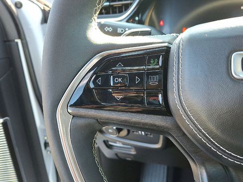 Certified 2023 Jeep Grand Cherokee L Overland AWD/4WD image 17