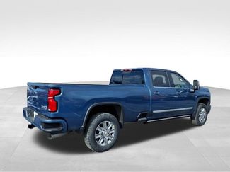 New 2026 Chevrolet Silverado 2500 High Country w/ High Country Premium Package AWD/4WD video 3