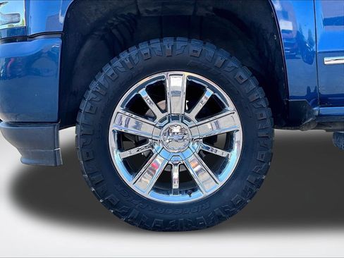 Used 2017 Chevrolet Silverado 1500 High Country AWD/4WD image 9