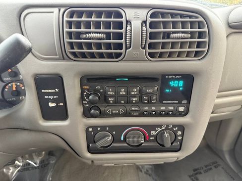 Used 2000 GMC Sonoma SLS w/ SLS Super Spec Pkg 2 RWD image 4
