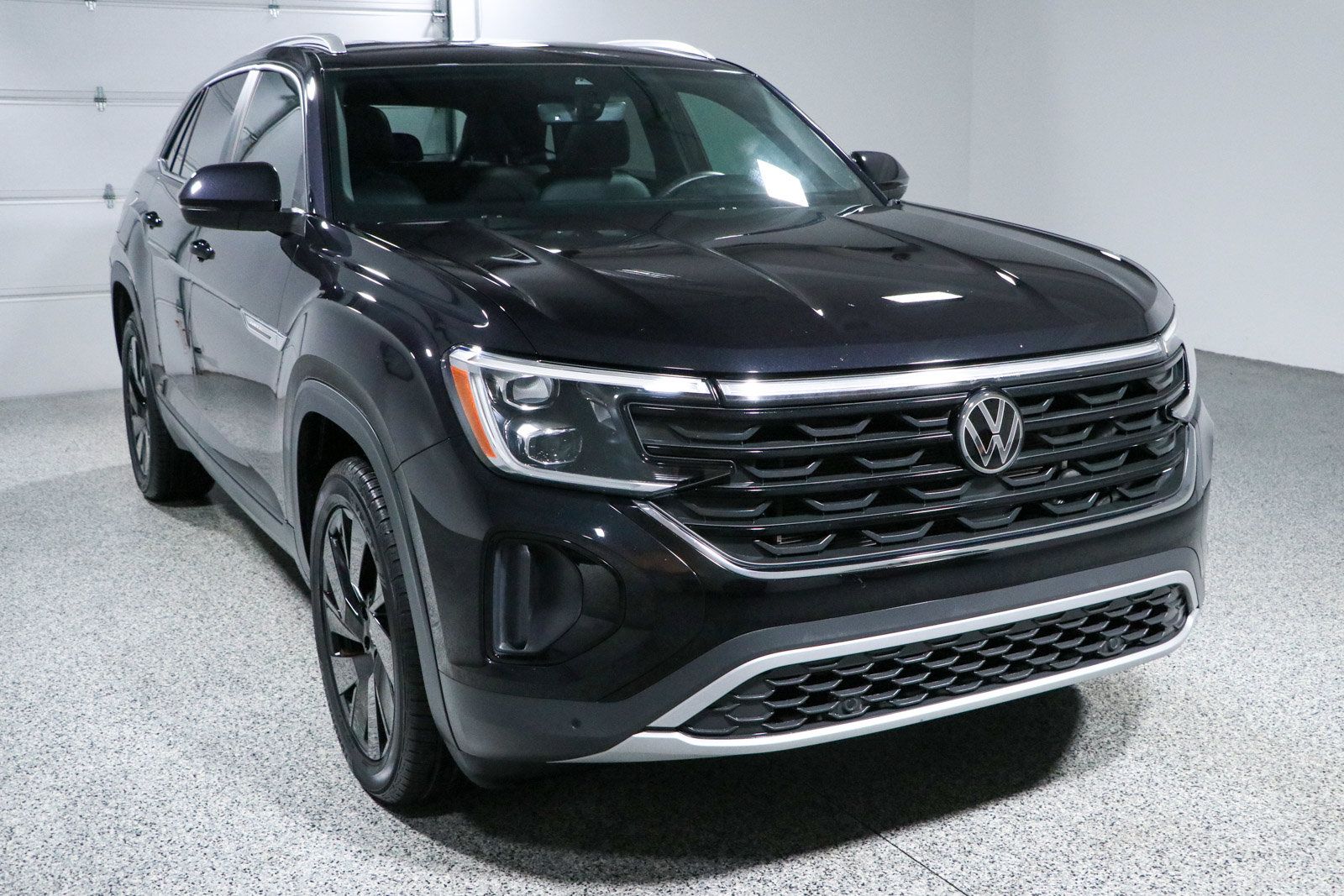Used 2024 Volkswagen Atlas Cross Sport SE FWD image 5
