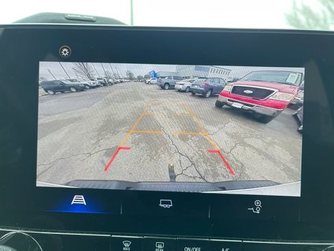 Used 2023 Chevrolet Colorado W/T w/ WT Convenience Package II image 10