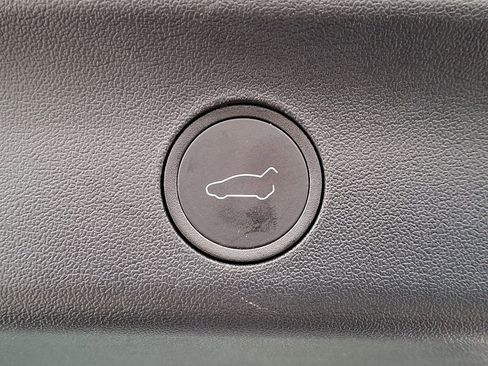 Used 2022 Tesla Model Y Performance image 29