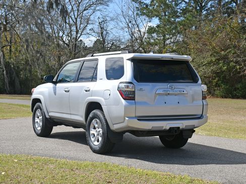 Used 2021 Toyota 4Runner SR5 image 3