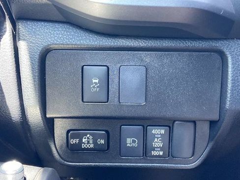 Used 2021 Toyota Tacoma TRD Off-Road w/ Technology Package AWD/4WD image 13