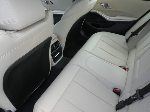 Used 2025 BMW 330i Sedan RWD image 34