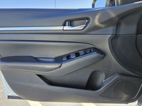 Used 2024 Nissan Altima 2.5 SR image 30