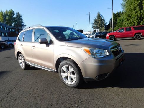 Used 2016 Subaru Forester 2.5i Premium w/ Popular Package #2 AWD/4WD image 1