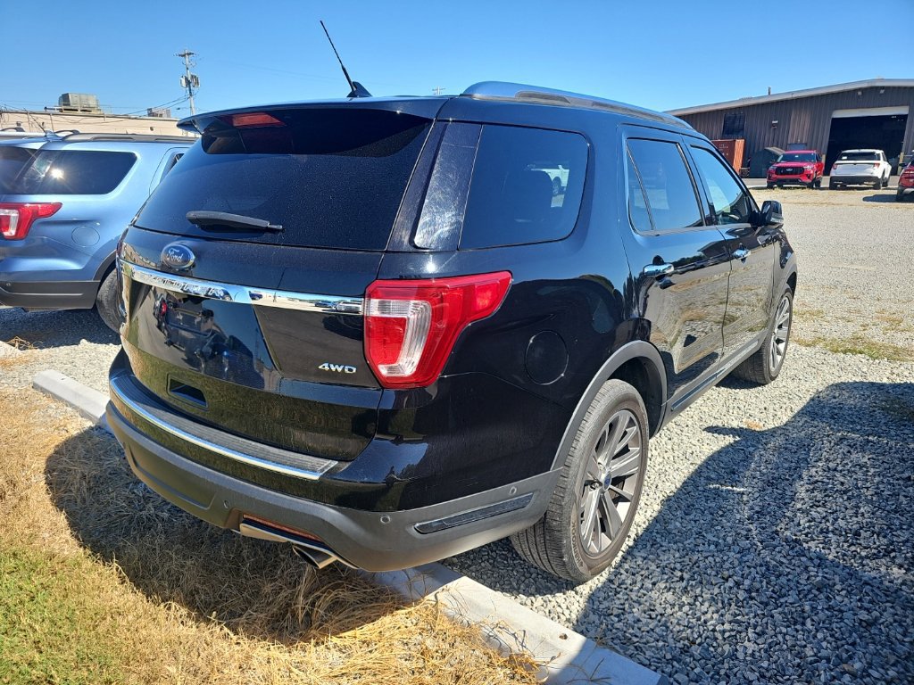 Used 2018 Ford Explorer Limited w/ Equipment Group 301A AWD/4WD image 8