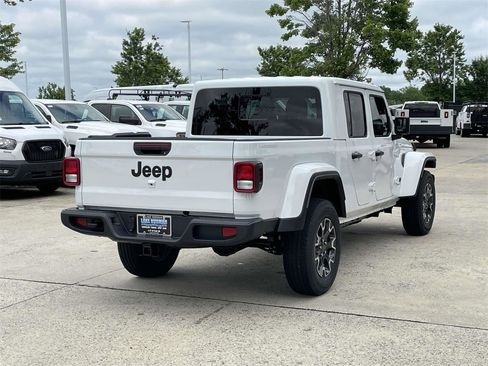 New 2025 Jeep Gladiator Sport w/ Premium Package image 9