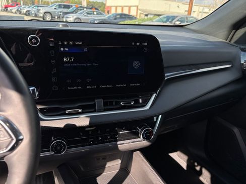 Used 2025 Chevrolet Equinox LT image 27