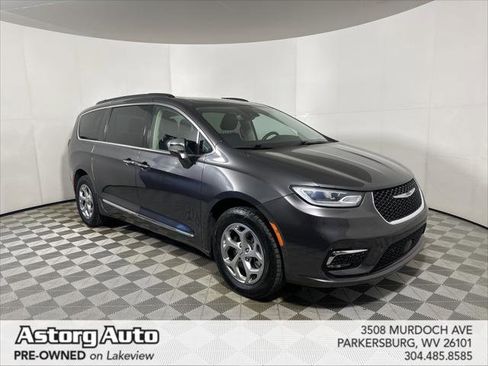 Certified 2022 Chrysler Pacifica Limited w/ Uconnect Theater Family Group image 1