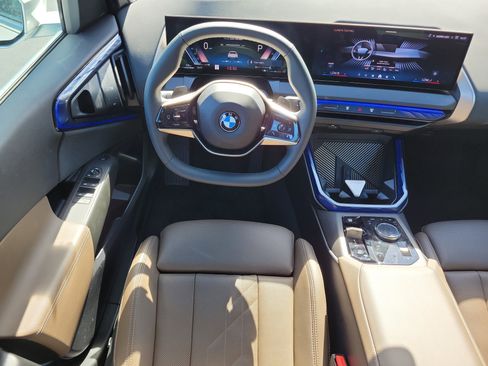 Used 2025 BMW X3 xDrive30i w/ Premium Package image 14