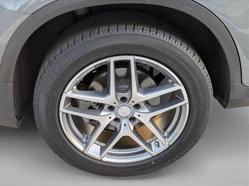 Used 2017 Mercedes-Benz GLC 300 4MATIC image 20