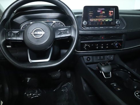 Used 2024 Nissan Rogue S image 29