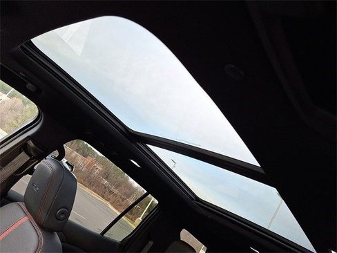 Certified 2024 Chevrolet Traverse RS w/ LPO, Floor Liner Package image 12