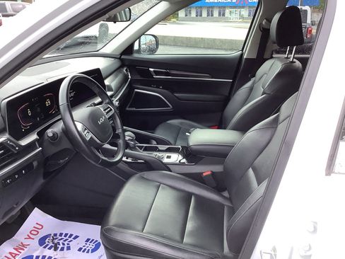 Used 2023 Kia Telluride LX AWD/4WD image 11