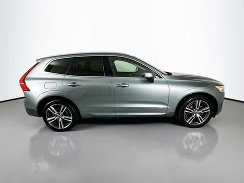 Used 2018 Volvo XC60 T5 Momentum w/ Vision Package AWD/4WD image 8