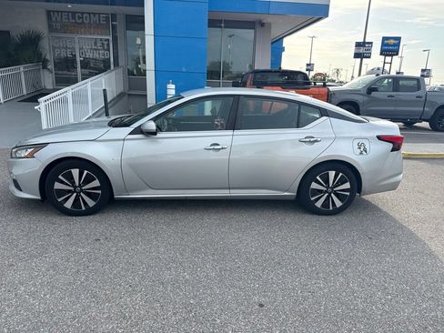 Used 2021 Nissan Altima 2.5 SV FWD image 1