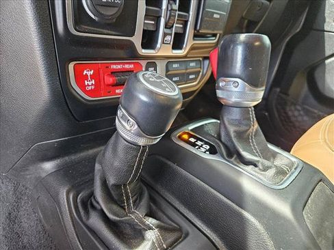Used 2021 Jeep Wrangler Unlimited Rubicon AWD/4WD image 13